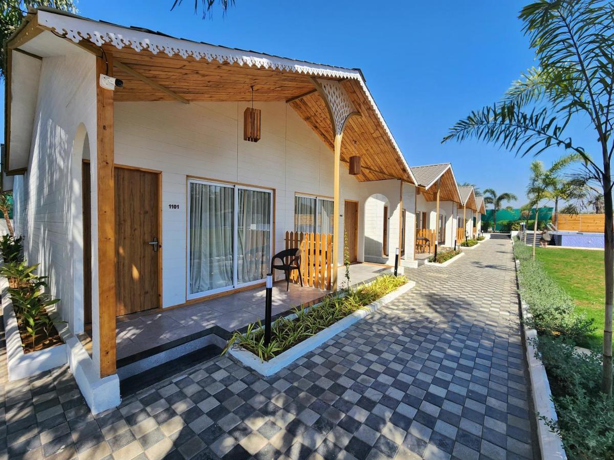 Vits Daman Devka Beach Dış mekan fotoğraf